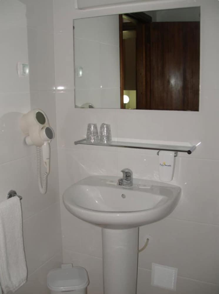 Standard Double or Twin Room - Photo 3