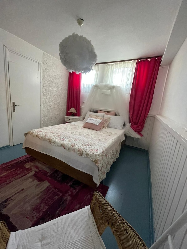 Economy Room photo 1