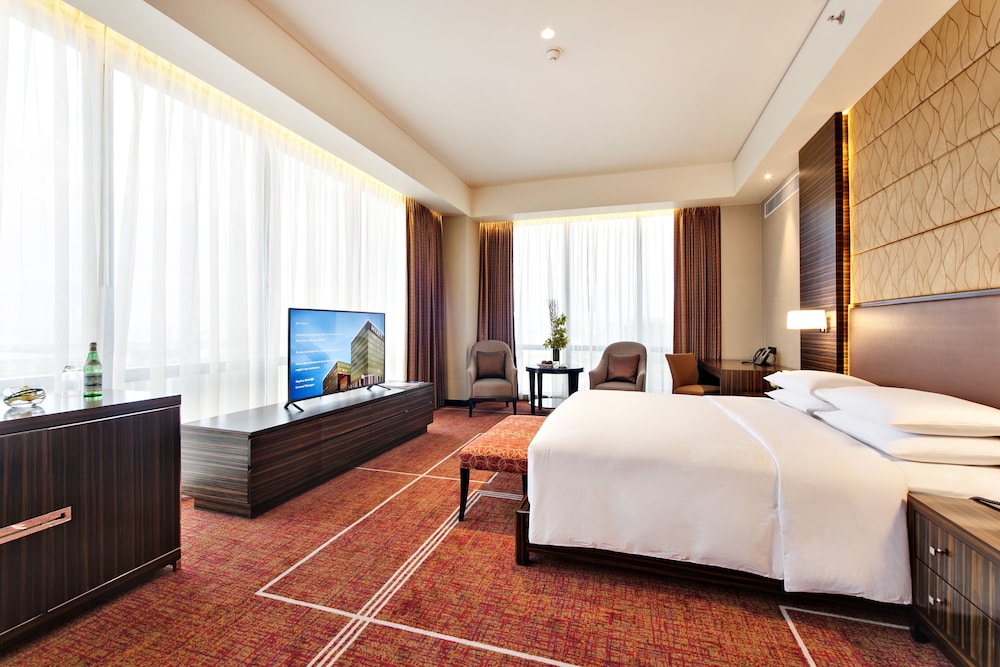 Suite (Aqua) photo 1