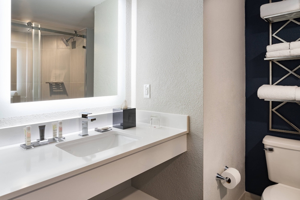 Studio Suite, 2 Queen Beds, Balcony - Photo 8