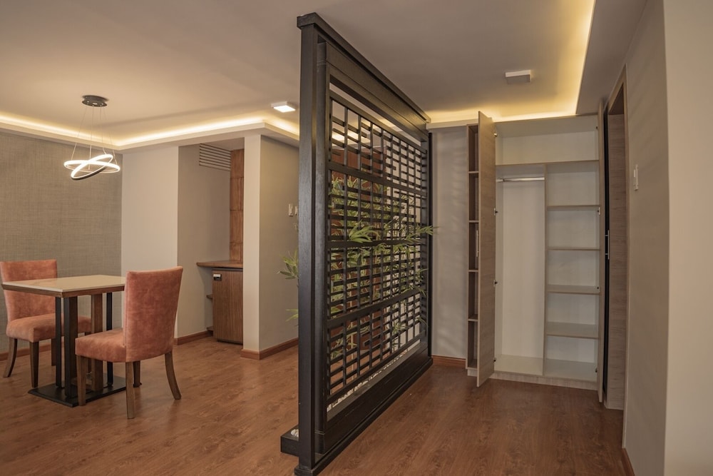 Suite King photo 3