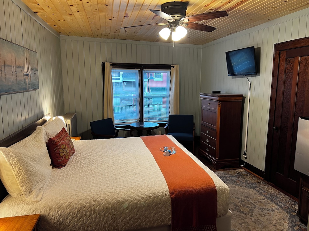 Double Room, 1 King Bed