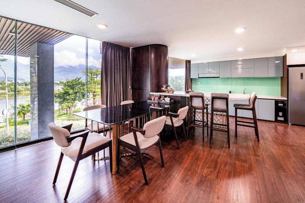 Royal Suite, 2 Bedrooms - Photo 7