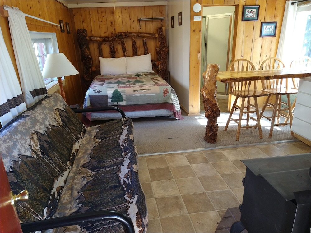 Cabin 13 photo 1