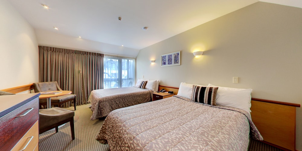 Standard Twin Room - Photo 1