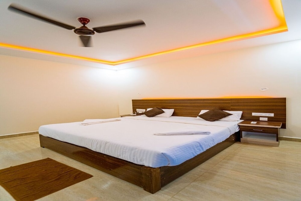 Deluxe Room - Photo 6