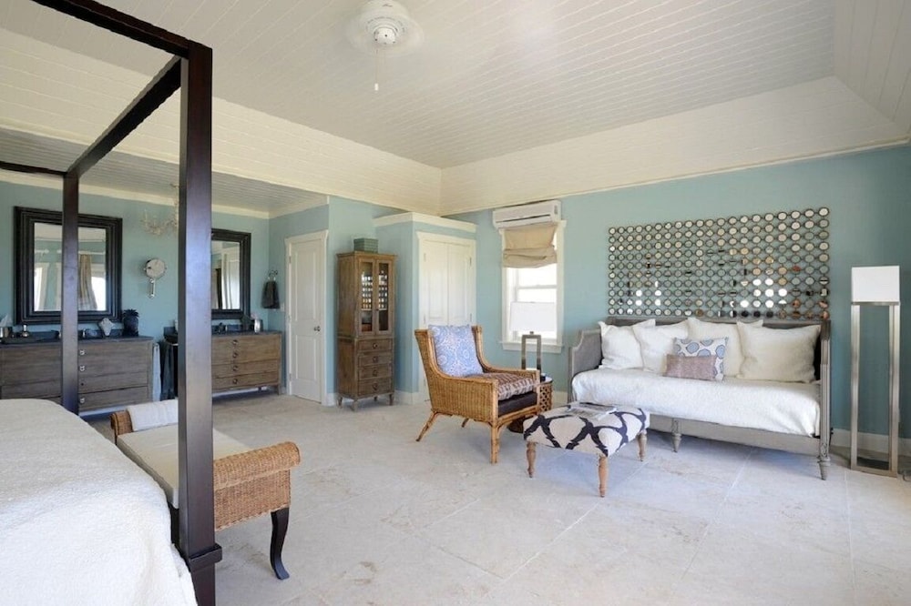 Villa photo 3