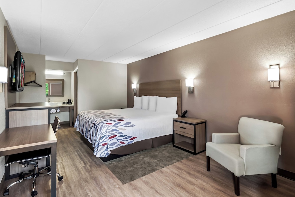 Deluxe Room, 1 Queen Bed, Non Smoking - Photo 2