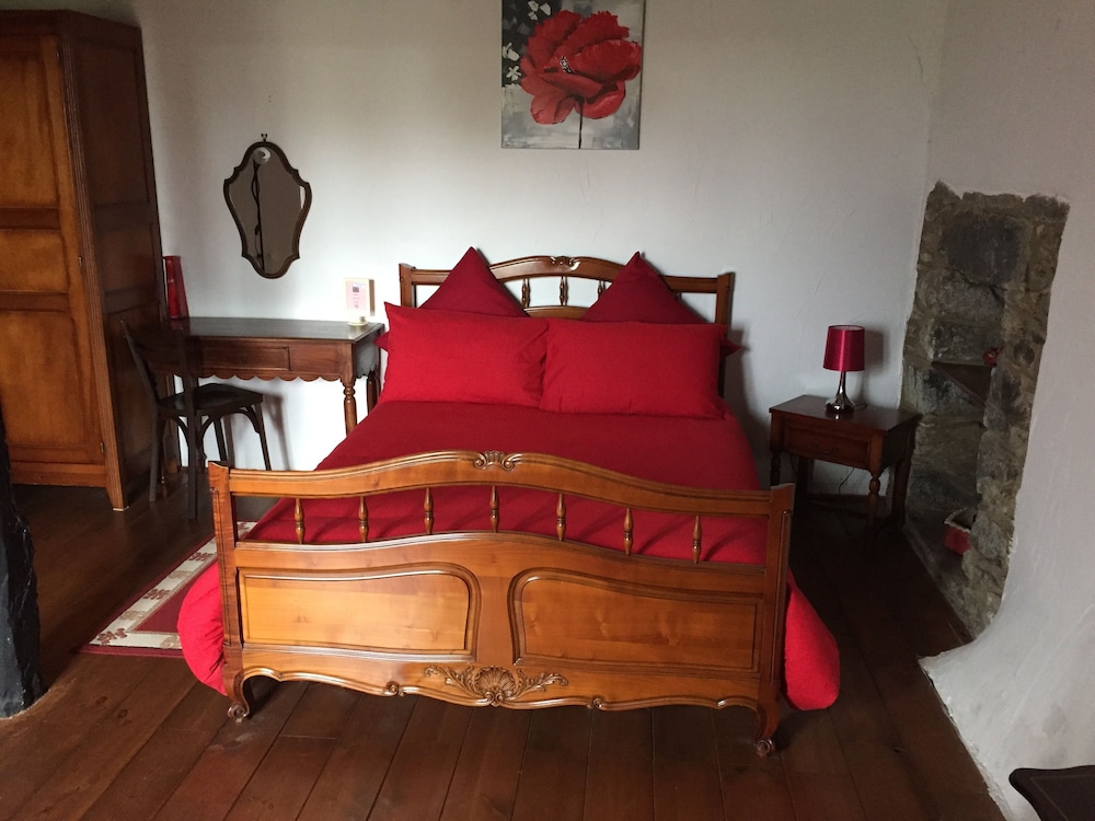 Double Room (Red, 18 sq m) photo 1