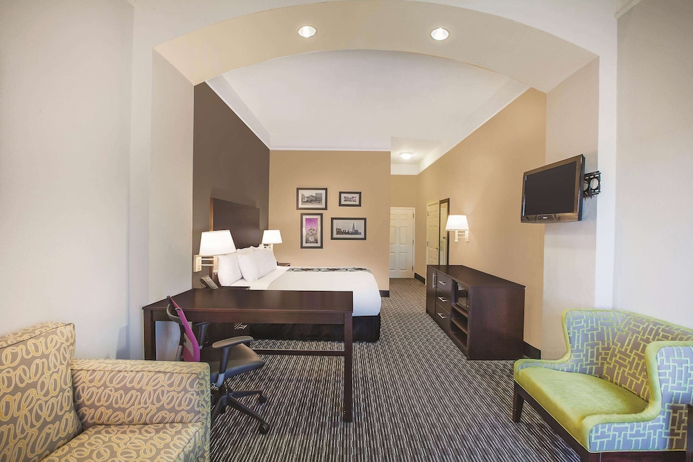 Executive Room, 1 King Bed - Photo 1