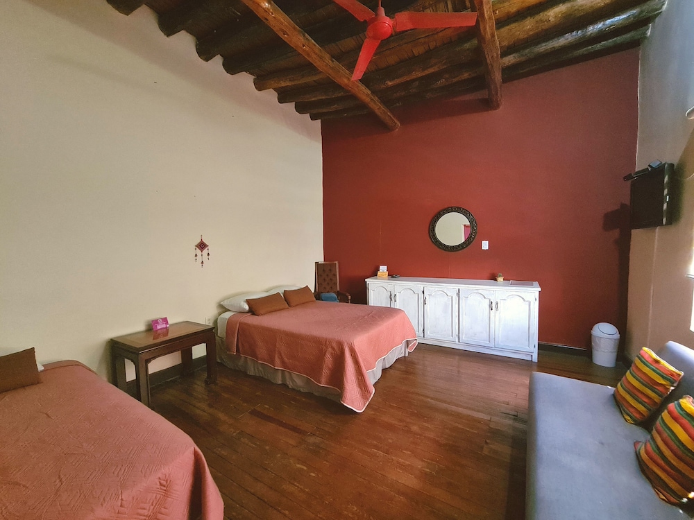 Habitación básica, 2 camas dobles, vista al jardín photo 1