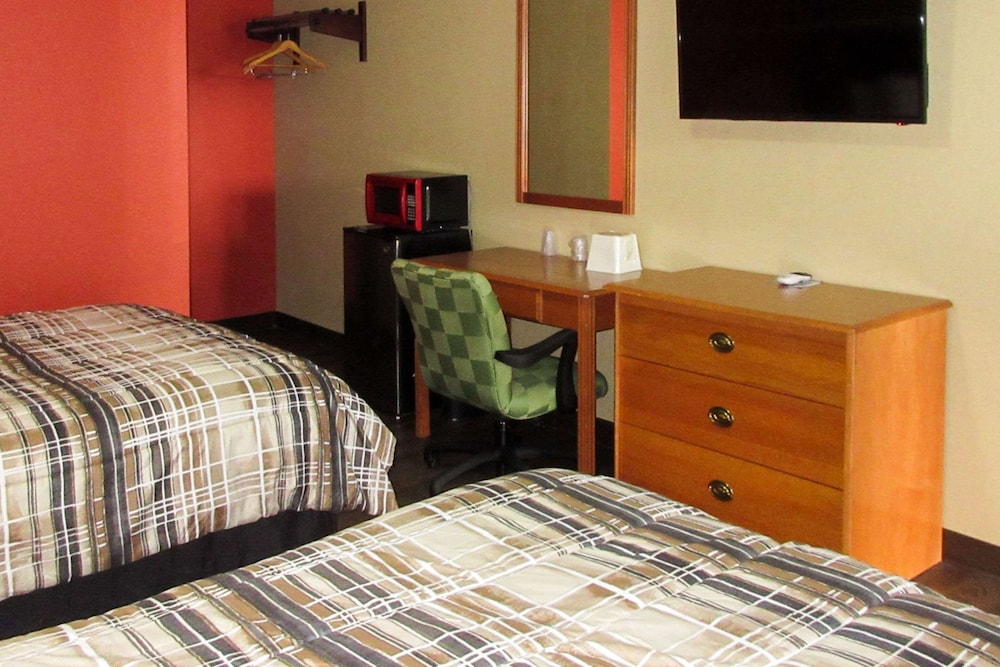 1 King Bed, Smoking photo 1