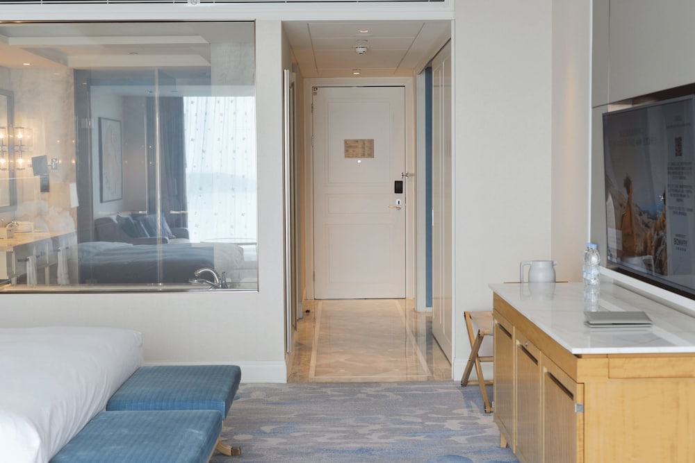 Room, 2 Double Beds, City View photo 3