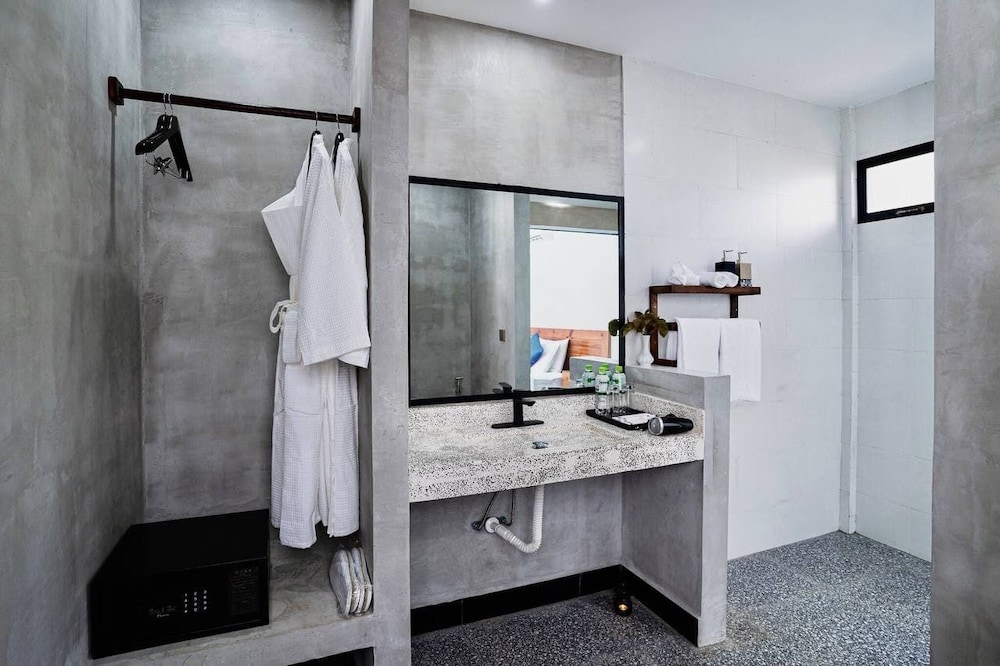 Luxury Twin Room - Photo 15