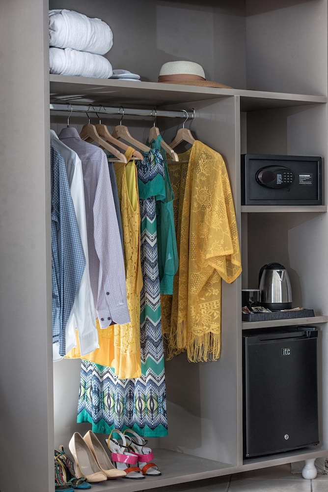 Standard Double or Twin Room, Sea View - Photo 10