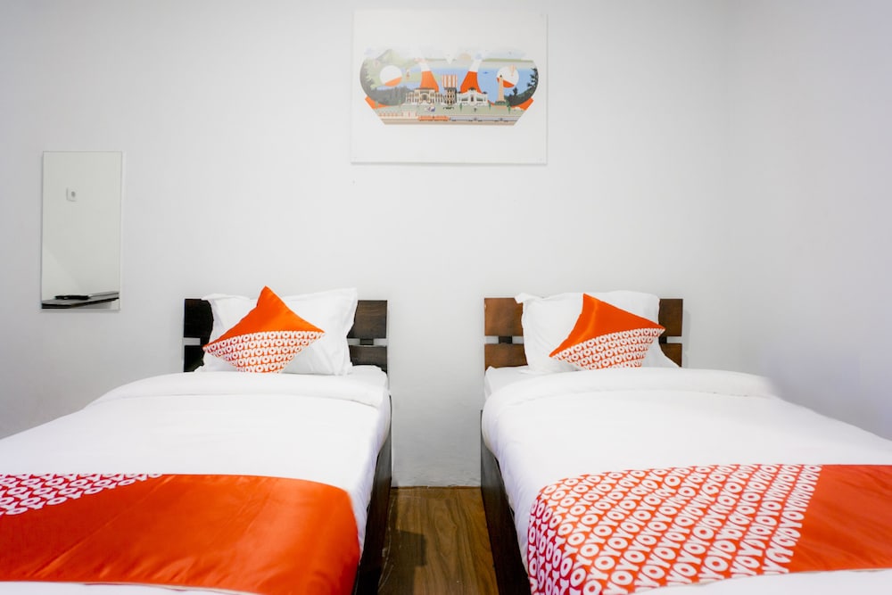 Standard Twin Room - Photo 6