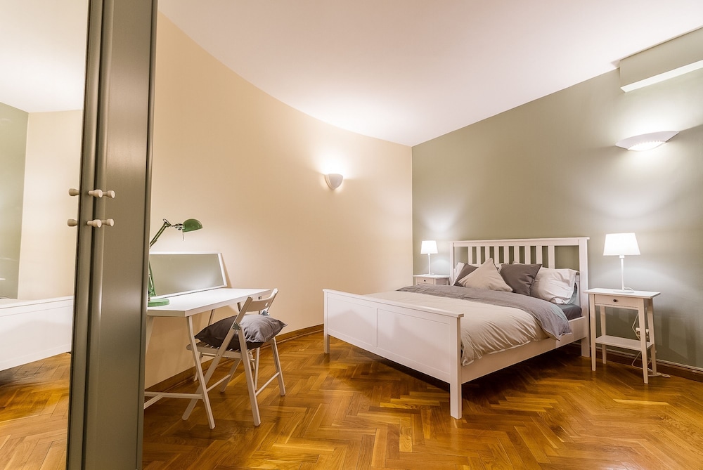 Apartment, 4 Bedrooms, 2 Bathrooms