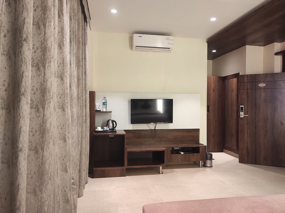 Luxury Room - Photo 14