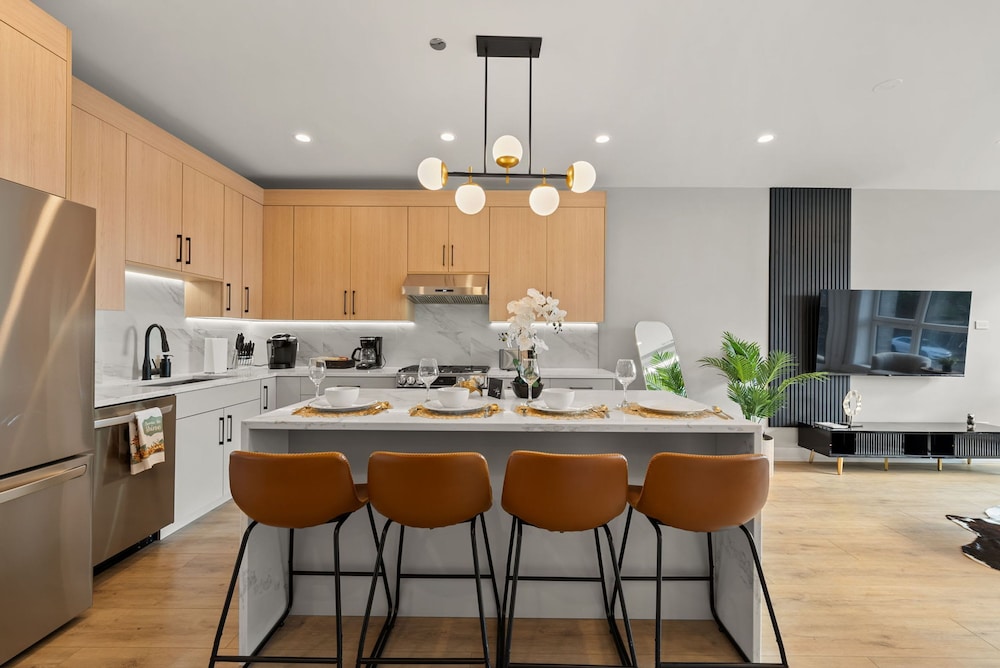 Bright 2bed 2bath in Brand New Pilsen Development, Zdjęcie 36