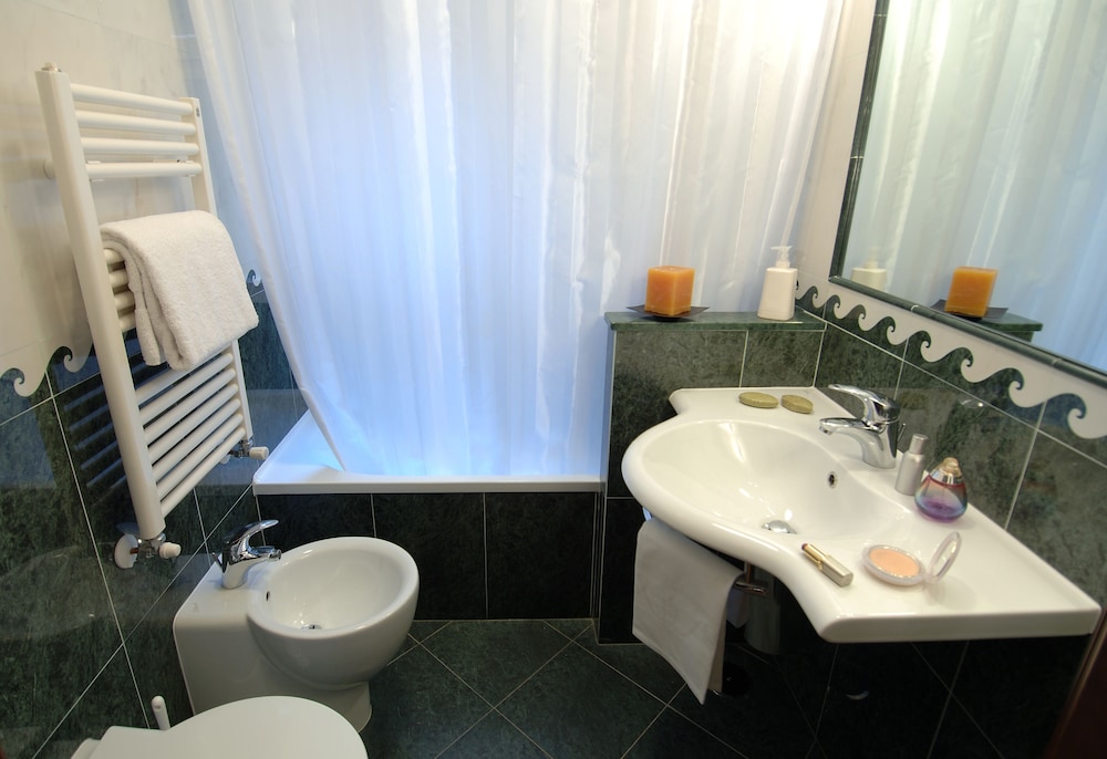 Standard Double Room - Photo 5