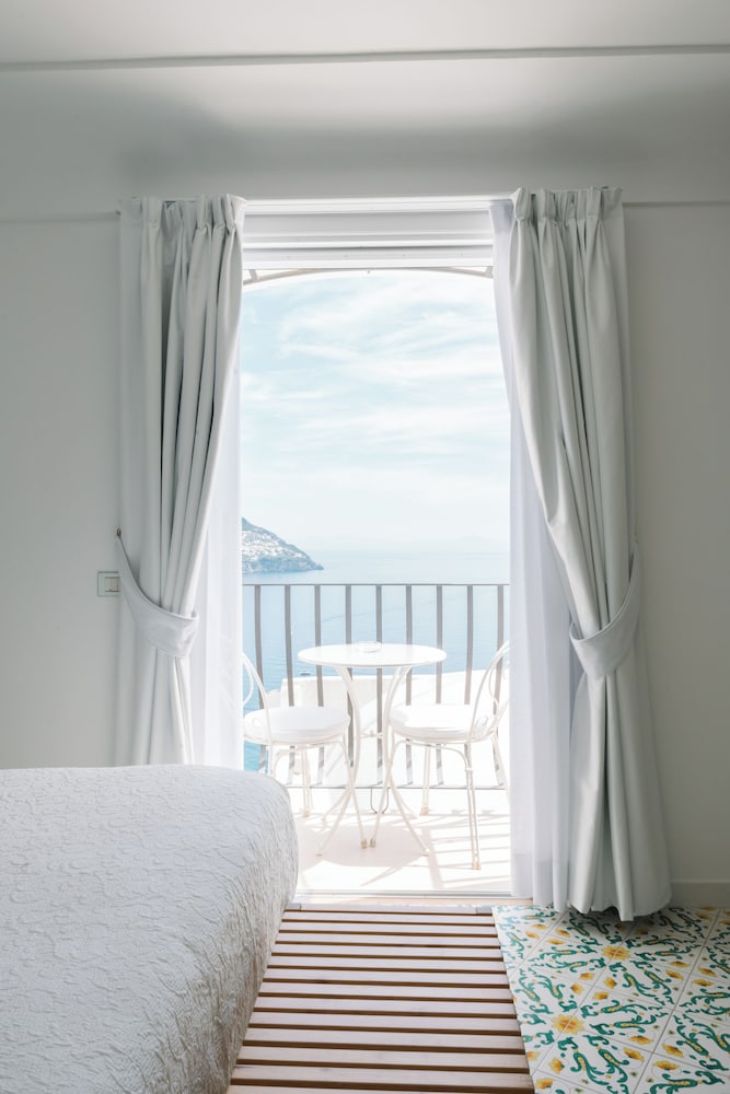 Superior Double or Twin Room, Balcony, Sea View - Photo 16