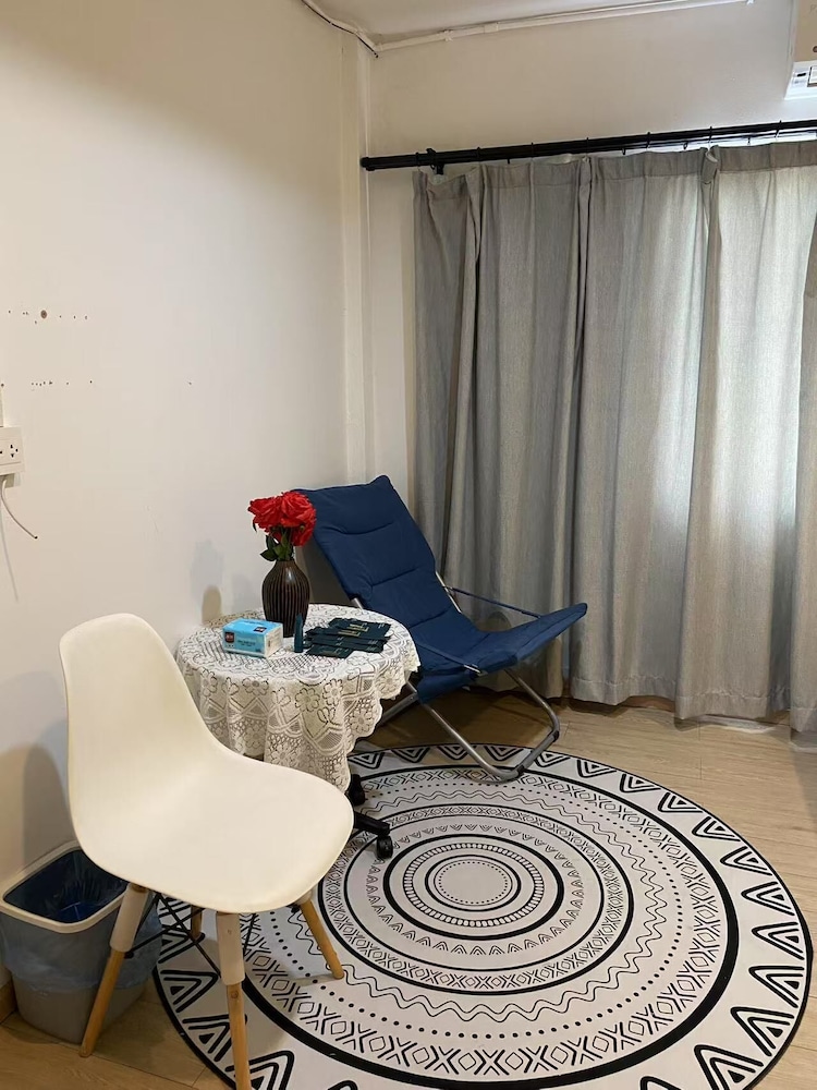Basic Twin Room, Shared Bathroom photo 2