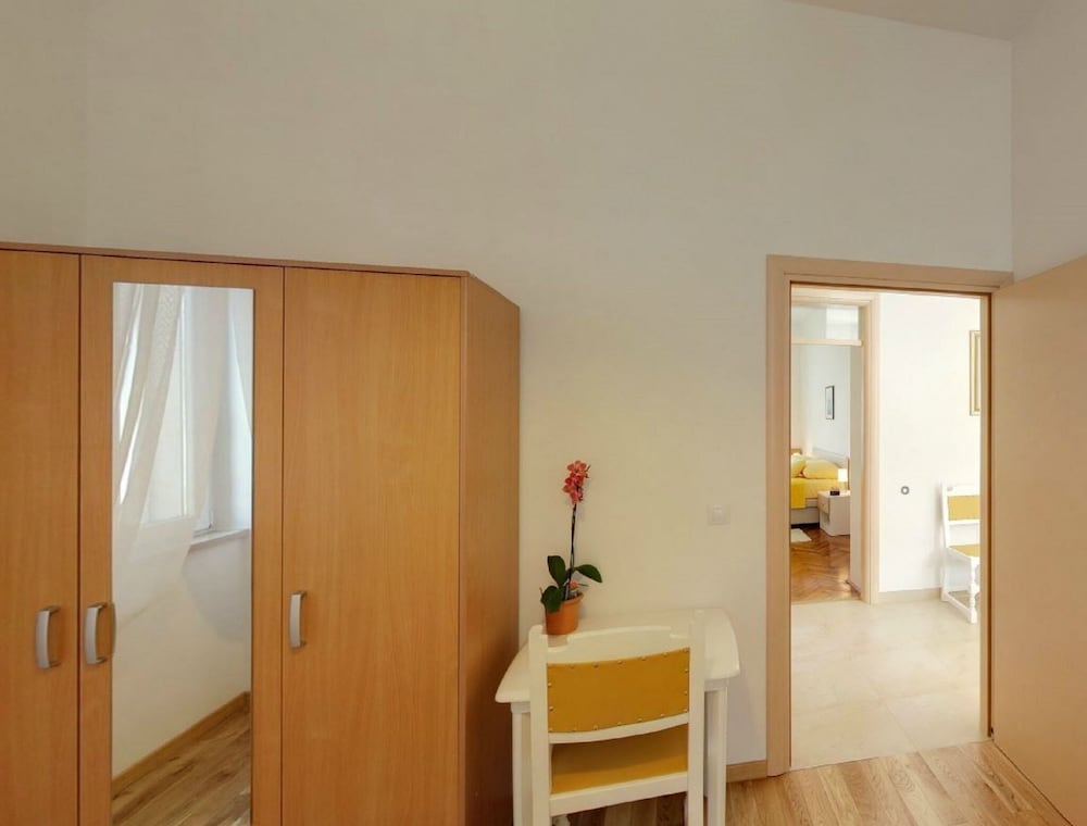 Apartment (Two-Bedroom Apartment with Balcony)