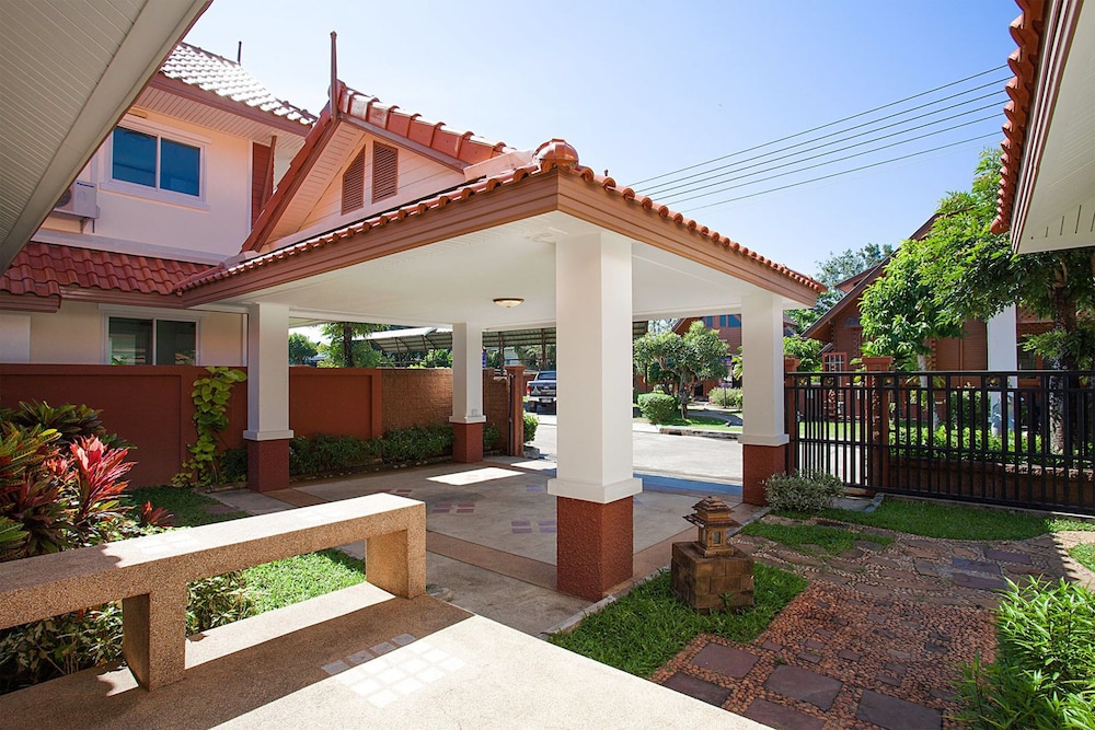 4 Bedroom Villa photo 3
