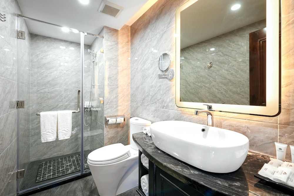 Grand Executive Cabin, Balcony (2 Days 1 Night) - Photo 10