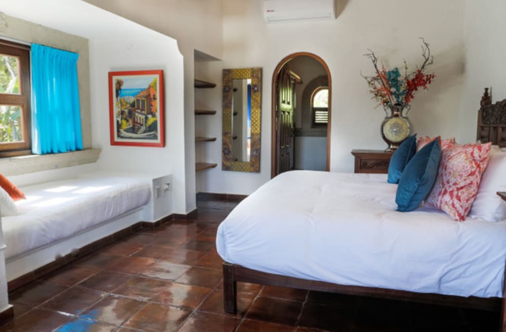 Panoramic Double Room, Multiple Beds, Hill View, Corner