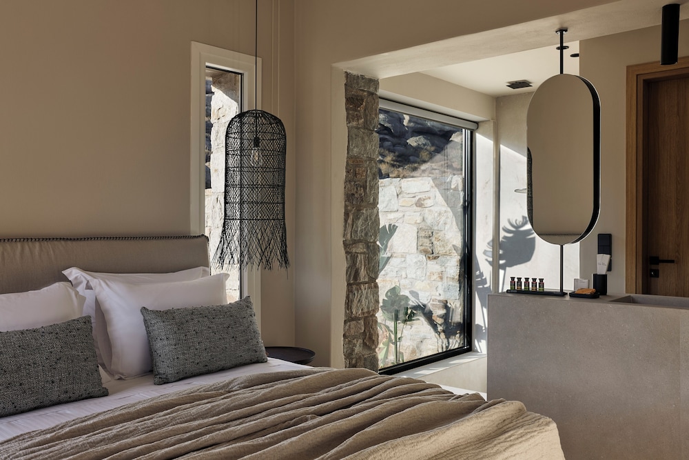 Elegant Two Bedroom Villa with Indoor Jacuzzi