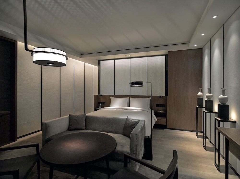 Grand Studio Room (Forbidden City or Jing Shan Park View) photo 2