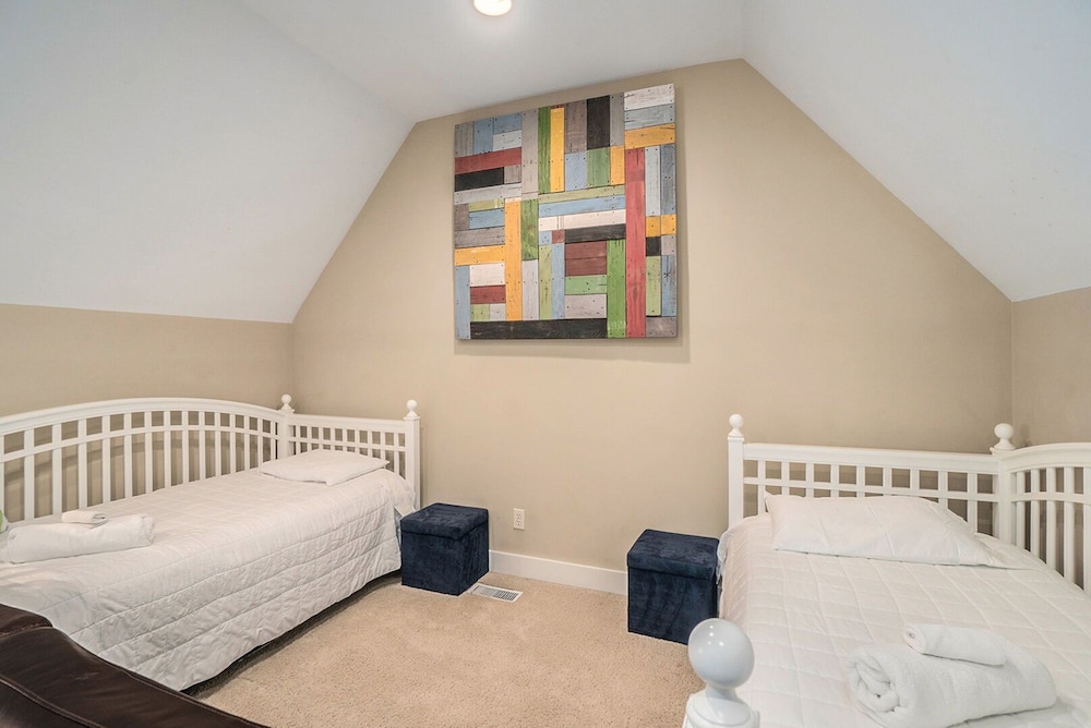Luxury Condo photo 3