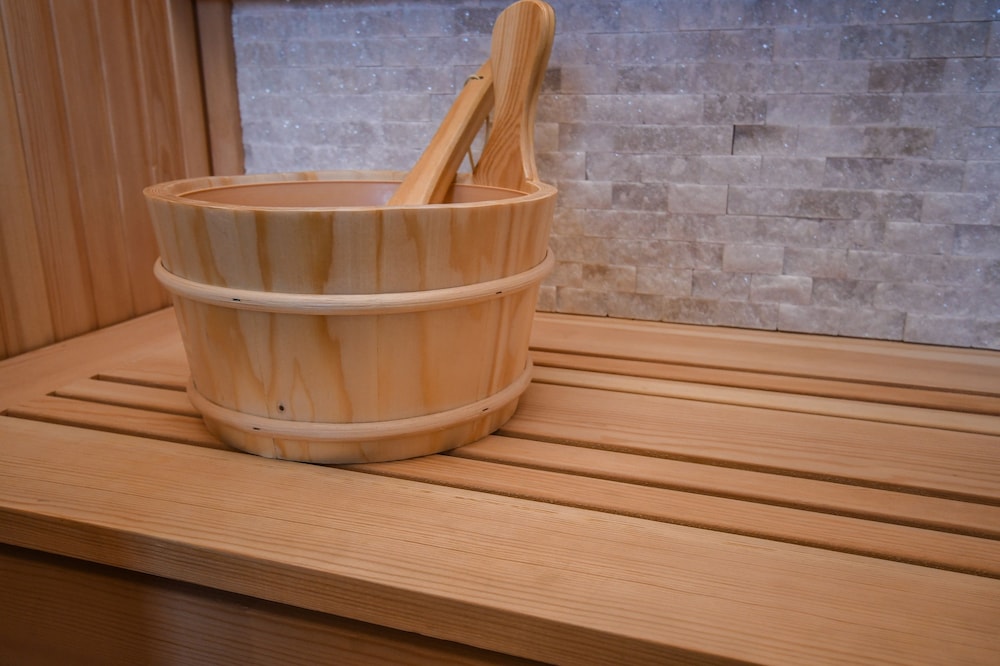 Wellness Room, Jetted Tub, Lake View (Sauna) - Photo 12
