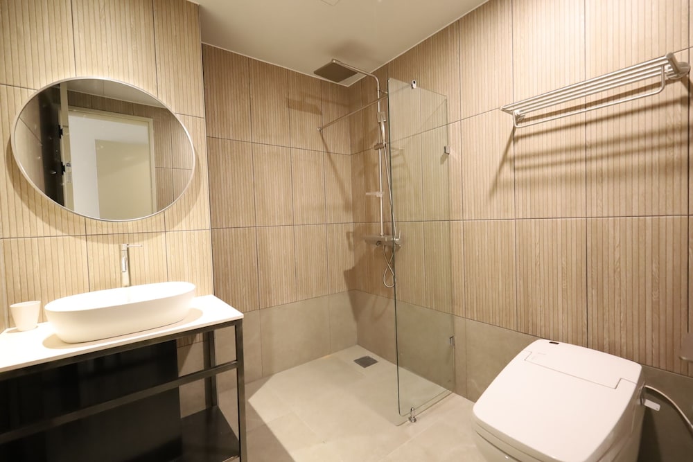Deluxe Room - Photo 6