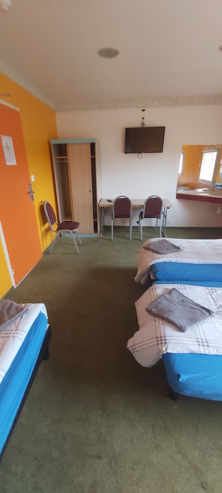 Basic Quadruple Room, Shared Bathroom