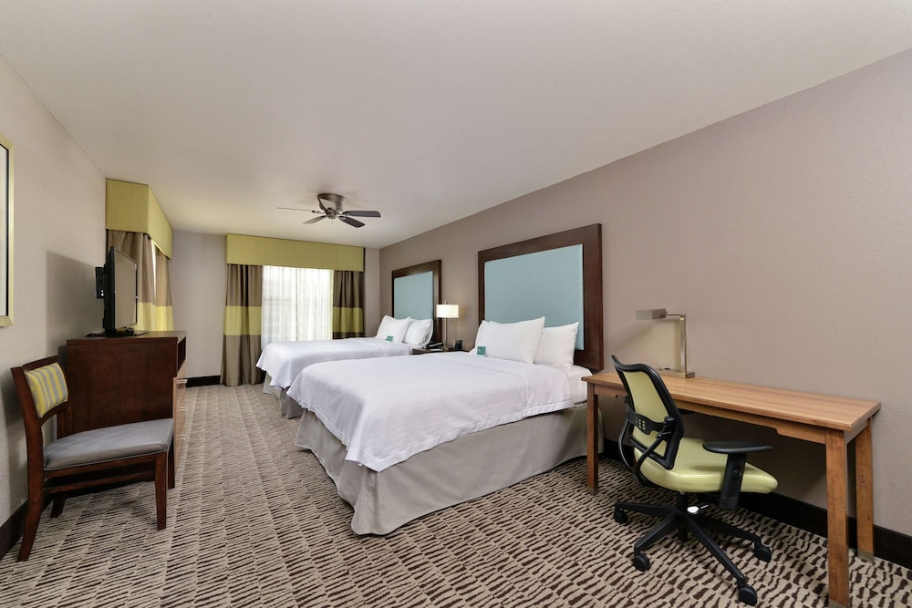 Suite, 2 Queen Beds photo 3
