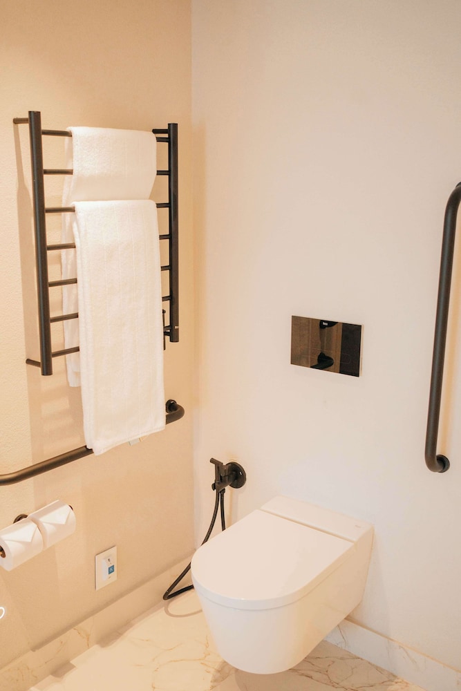 Double Twin Room - Photo 4