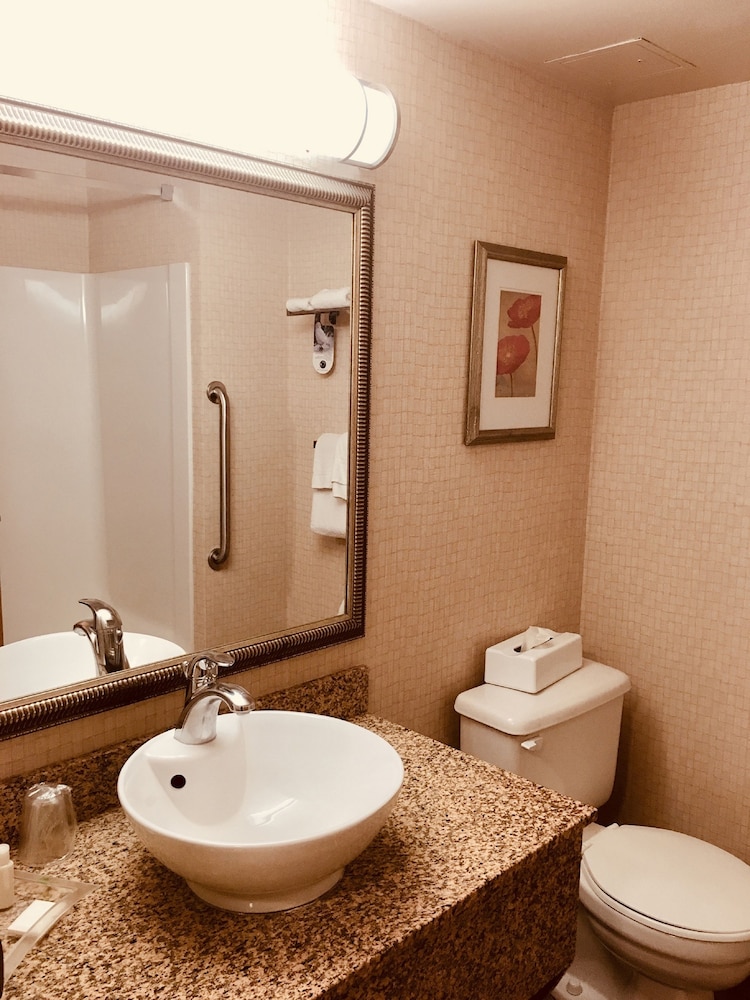 Room, 2 Bedrooms, Lake View (South Lakeview) - Photo 4