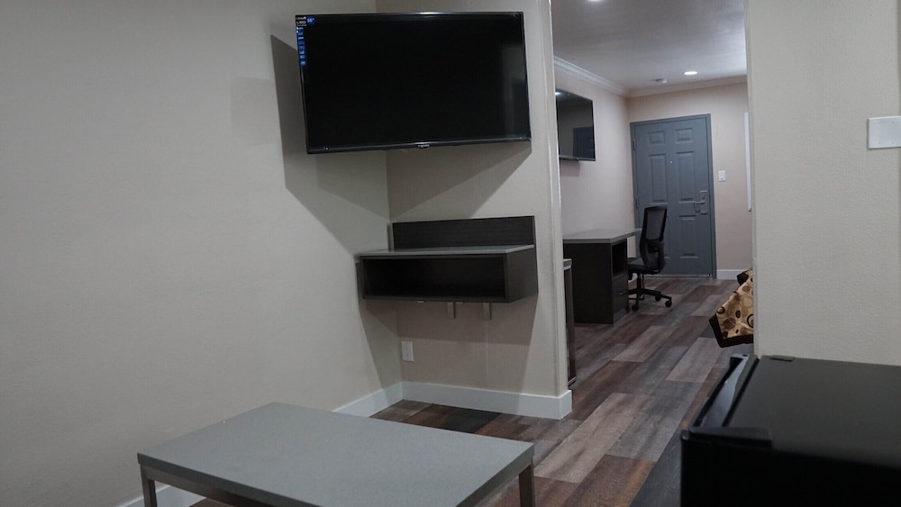 Family Room, Multiple Beds, Non Smoking - Photo 7