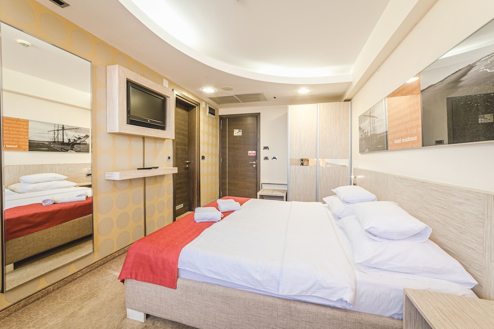 Standard Room, Non Smoking - Photo 4