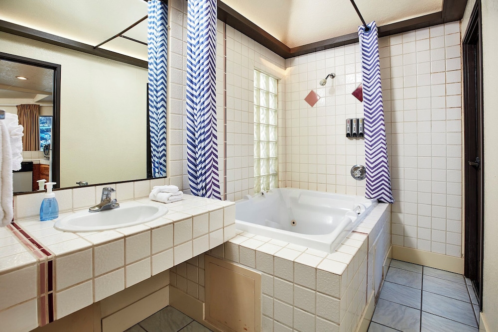 Suite, Ocean View photo 3