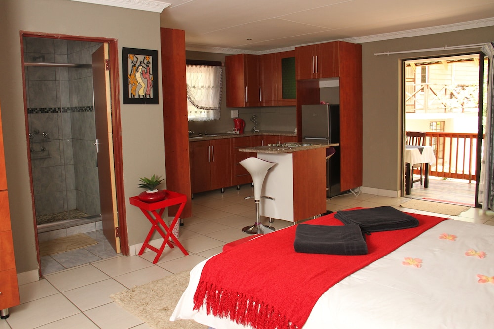 Deluxe Cottage, 1 Bedroom, Pool View, Poolside photo 1