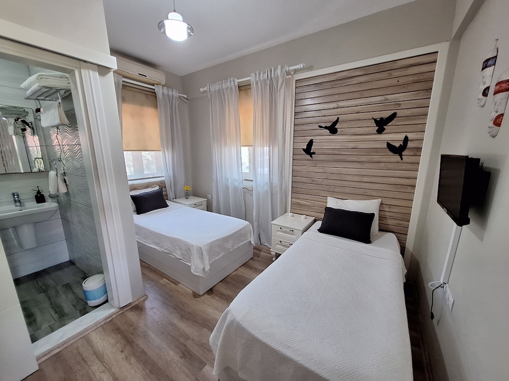 Standard Twin Room photo 1