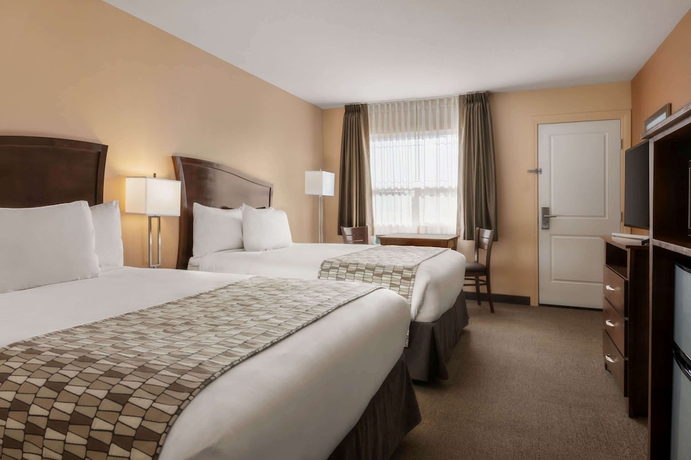 Room, Multiple Beds, Non Smoking - Photo 1