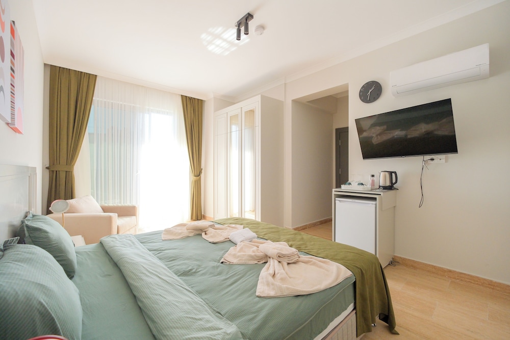 Standard Double Room - Photo 12
