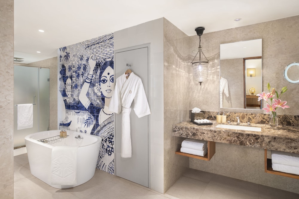 Junior Suite, Sea View (Living Area) - Photo 5