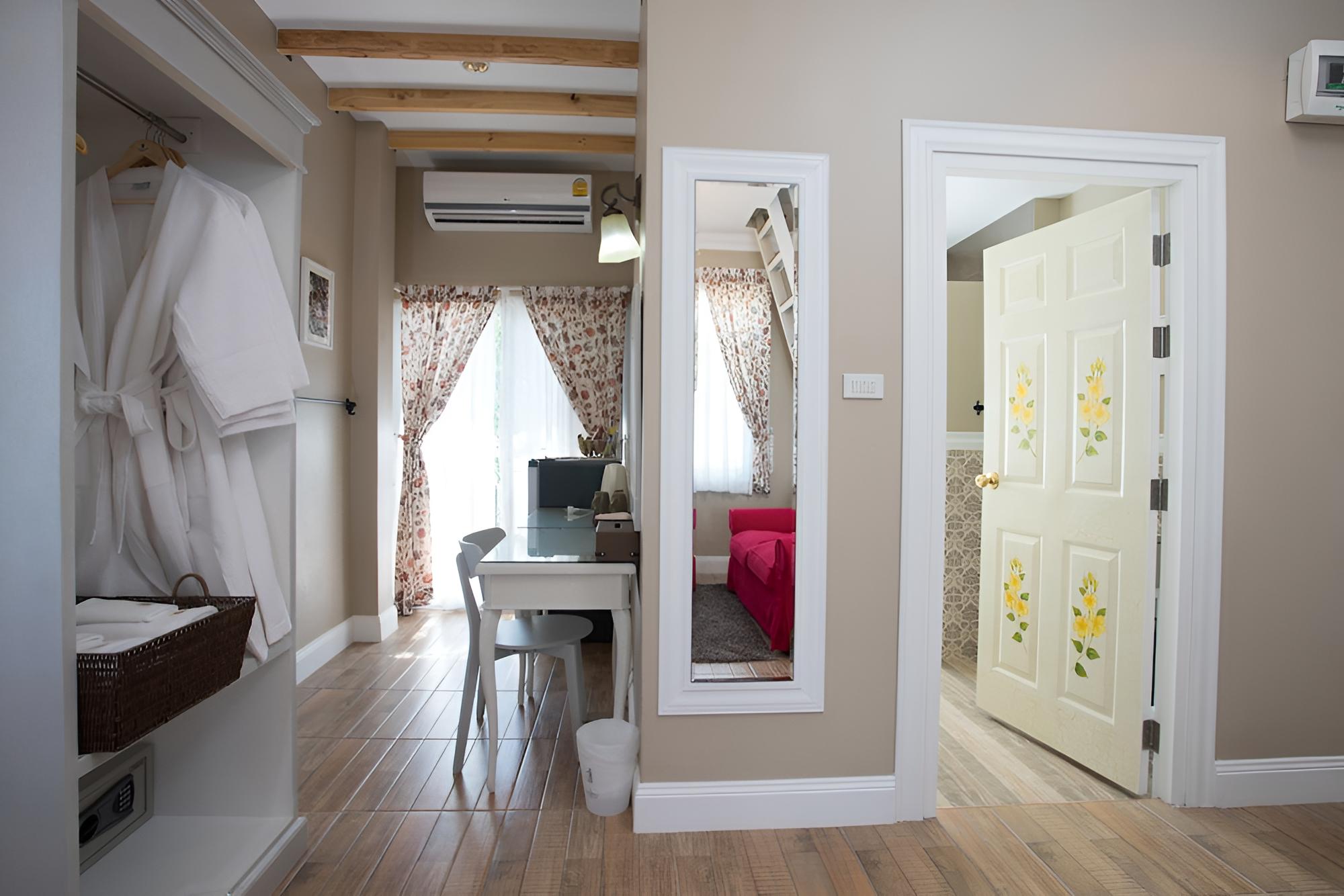 Luxury Suite photo 3