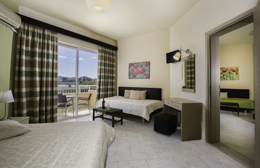 Family Apartment (6 Guests)