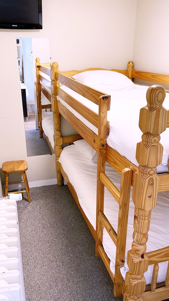 Family Quadruple Room photo 2